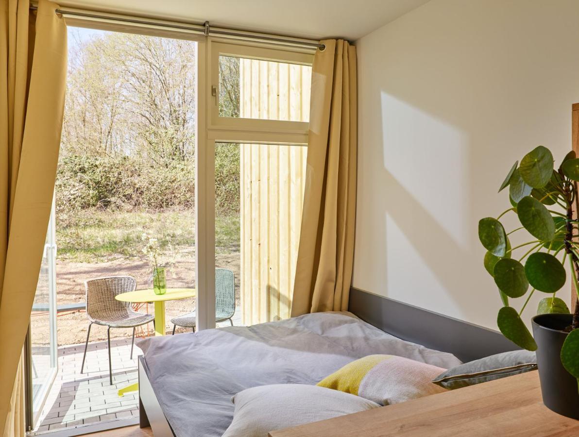 Modern Ausgebauter Ueberseecontainer Als Tiny House Wertheim Ngoại thất bức ảnh