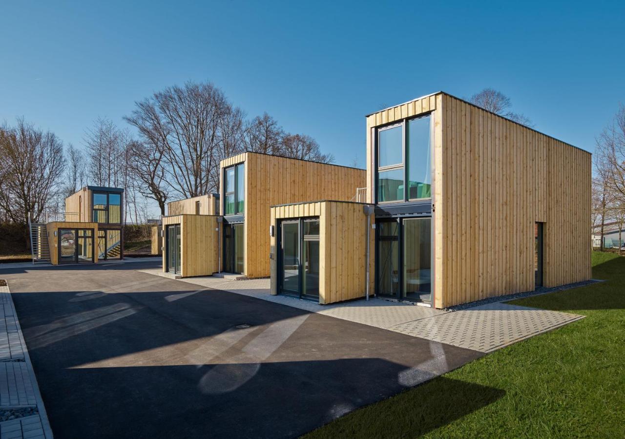 Modern Ausgebauter Ueberseecontainer Als Tiny House Wertheim Ngoại thất bức ảnh